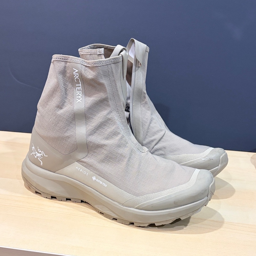 Rare Arc'teryx AERIOS GORE-TEX boots size 9.5